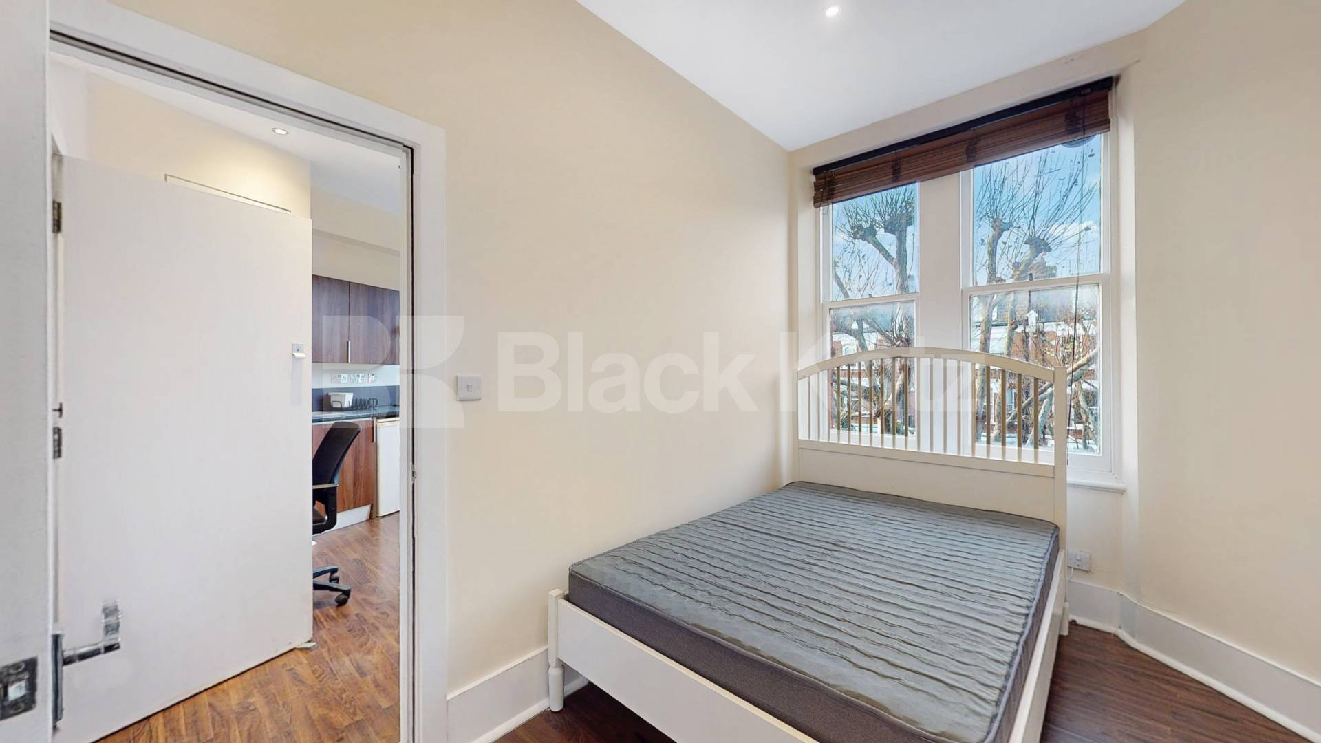 Modern one bed set within a large period house mins to tube and shops Sutherland Avenue, Maida Vale